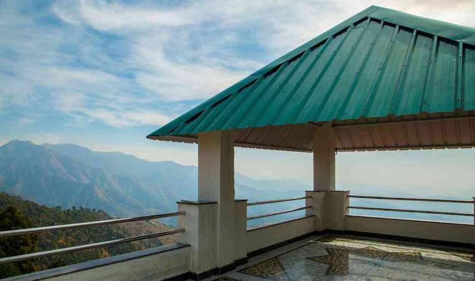 Blue Pine Resort Лансдаун Екстер'єр фото